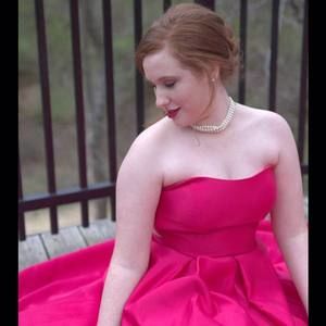 Meet your Posher, Rena